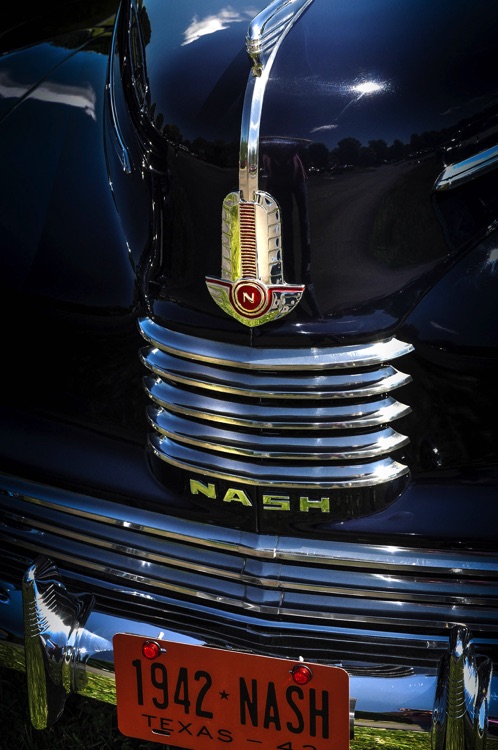 Vintage 1942 Nash 1
