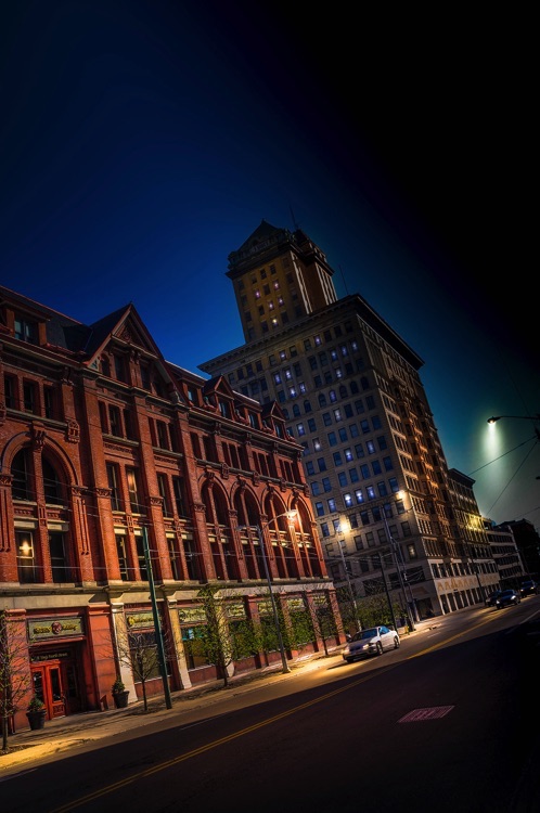 Dayton Art Institute Building 1 by Larry Hensel